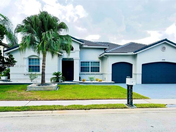 1046 SW 159th Way , Pembroke Pines, FL 33027