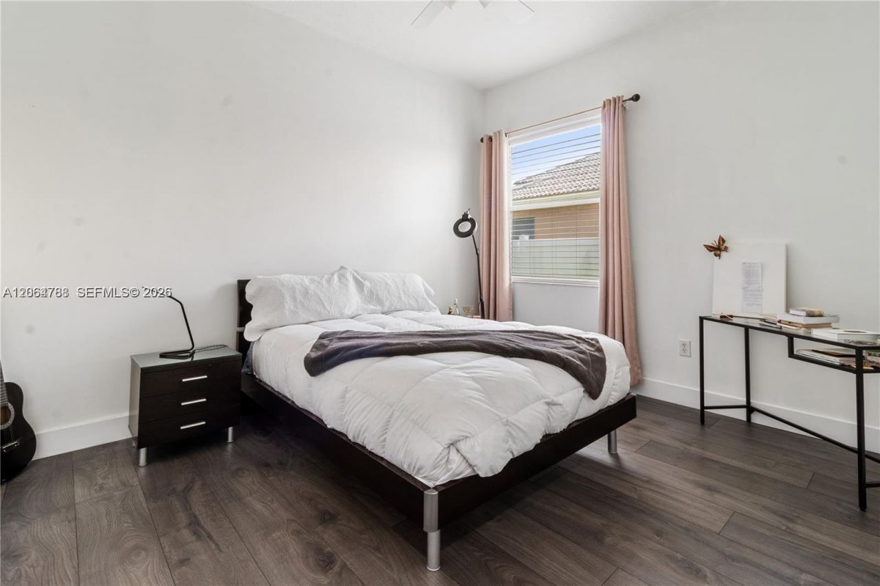 1046 SW 159th Way , Pembroke Pines, FL 33027 Photo