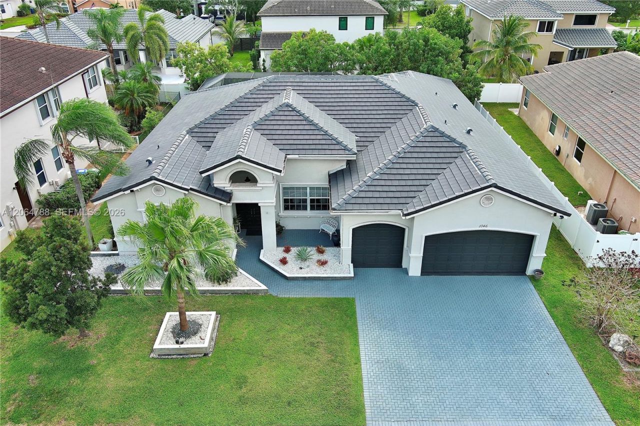 1046 SW 159th Way , Pembroke Pines, FL 33027 Photo