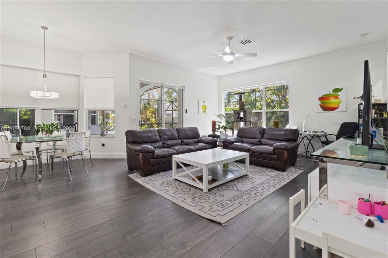 1046 SW 159th Way , Pembroke Pines, FL 33027 Photo