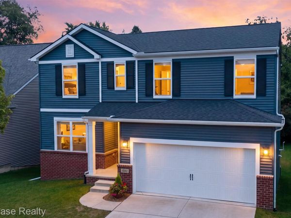 1592 Beachwood Drive, Walled Lake, Mi 48390