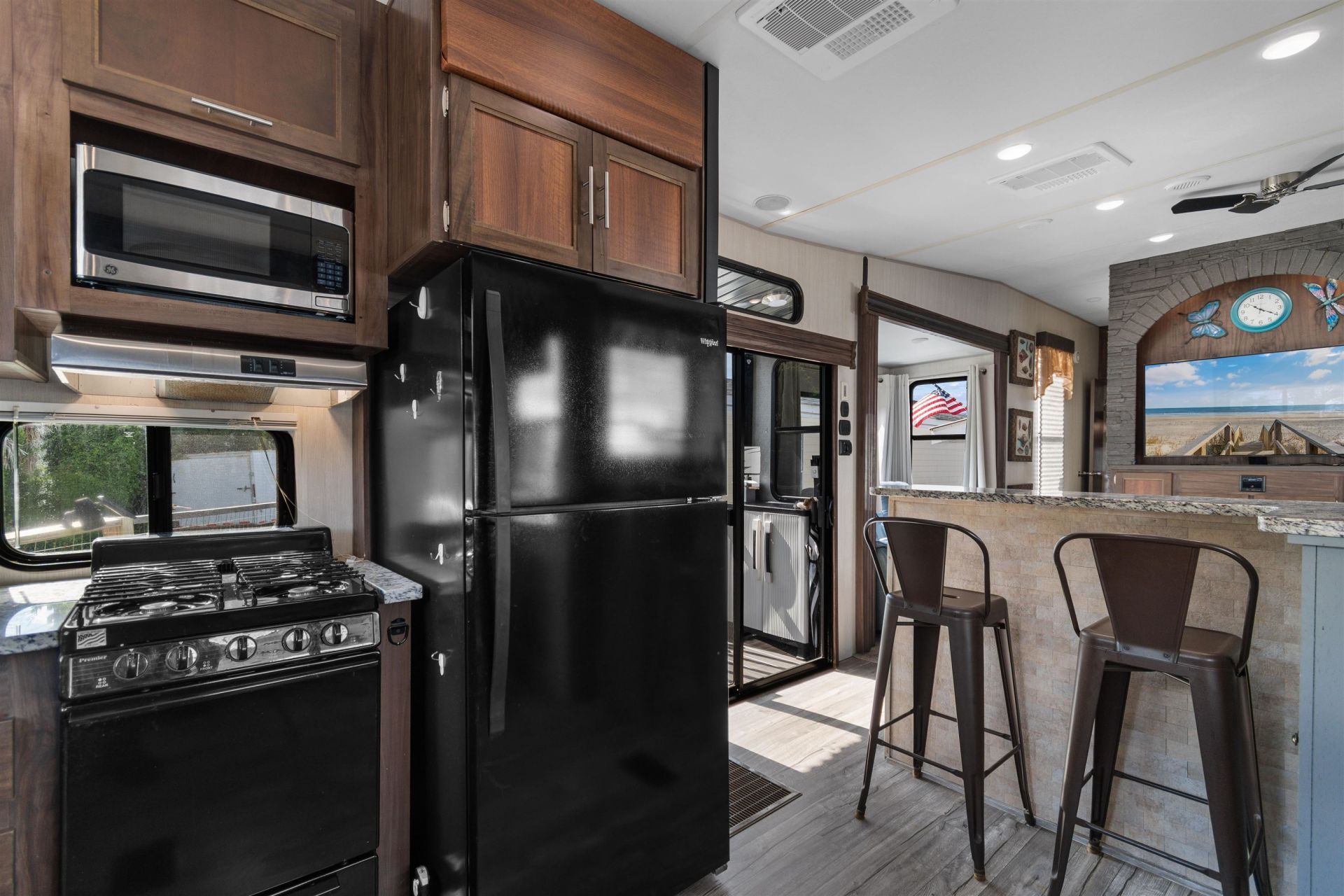 9700 Kings Rd. Photo 8