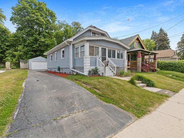 1017 N Chicago AVENUE, South Milwaukee, WI 53172