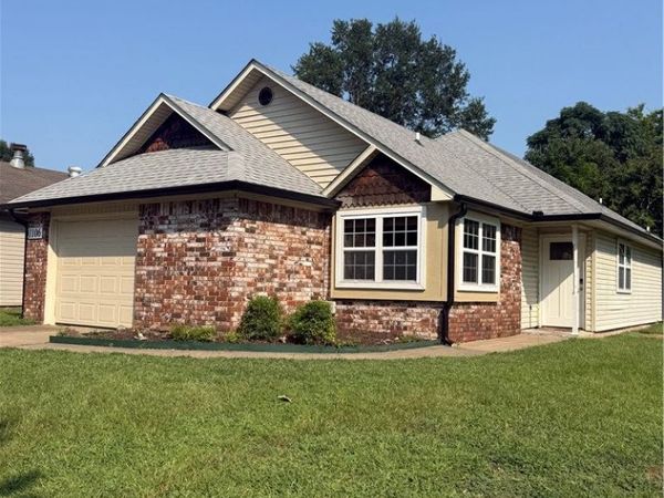 1106 N Louisville Avenue , Russellville, AR 72801