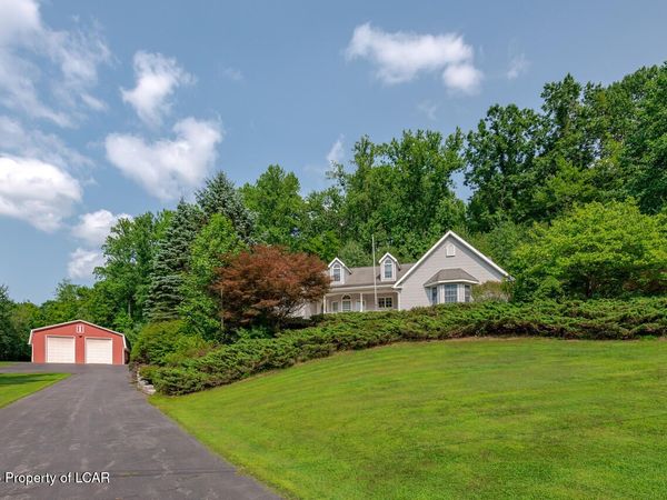 119 Midland Drive, Dallas, PA 18612