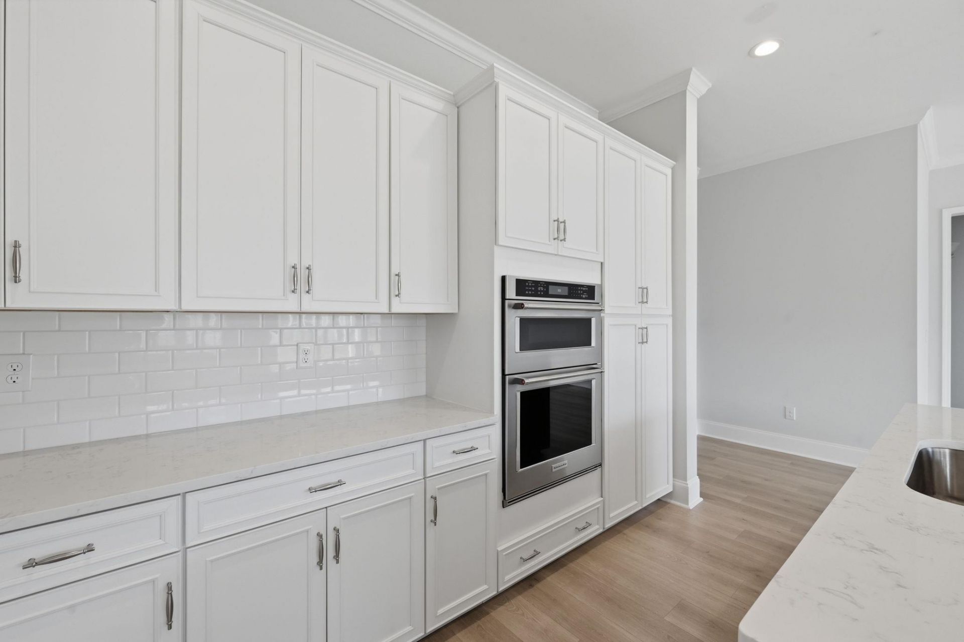6423 Berg St. Photo 11