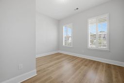 6423 Berg St. photo 4