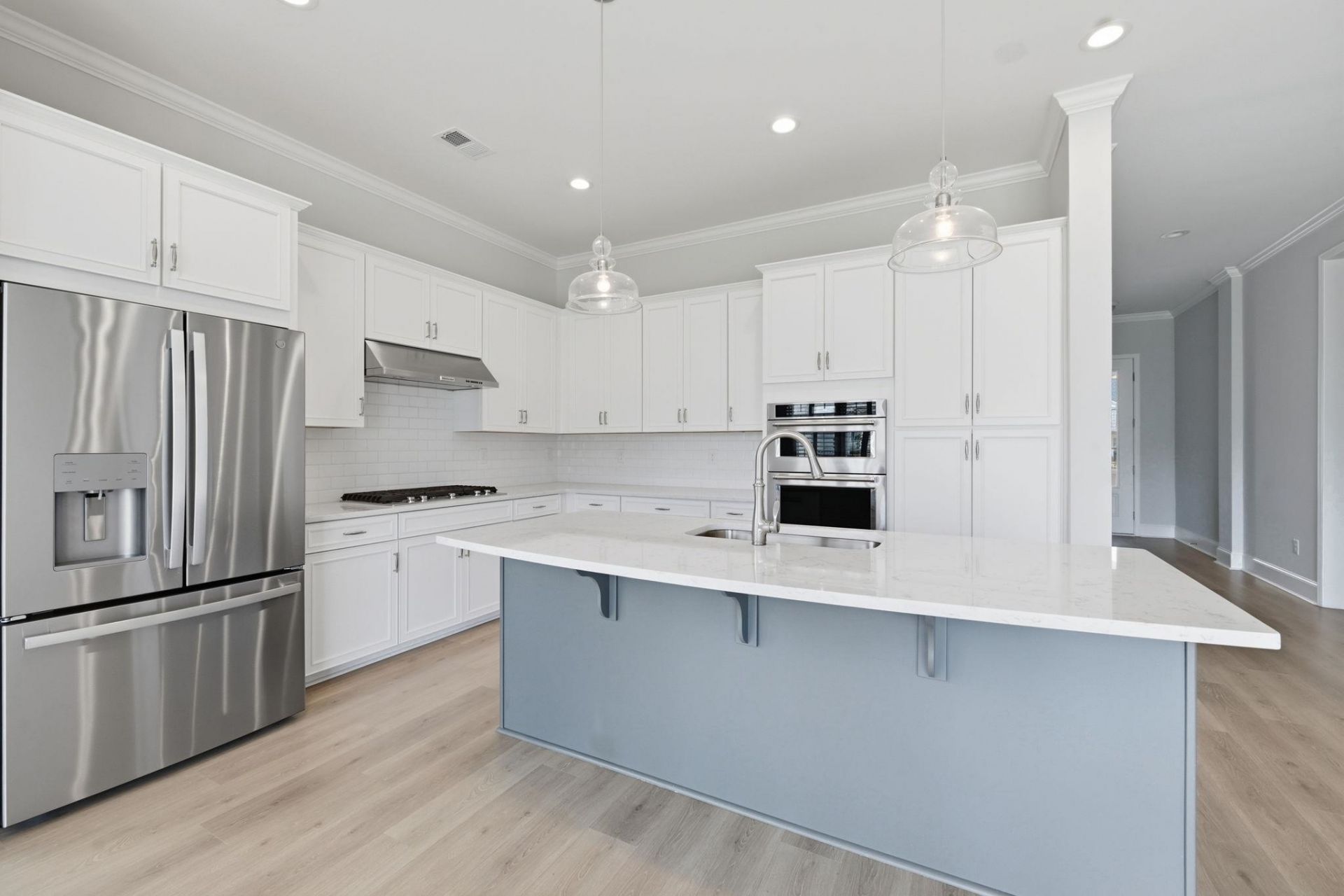 6423 Berg St. Photo 9