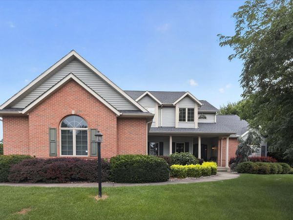 50676 Lakeside Drive, Granger, IN 46530