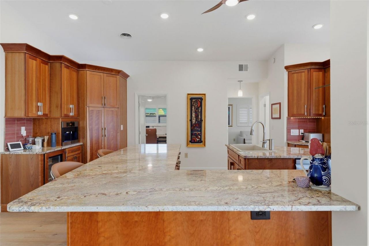 661 79th Circle S, Saint Petersburg, FL 33707 Photo