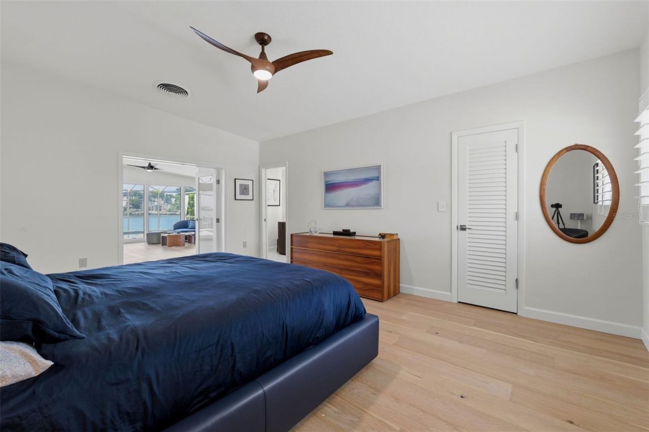 661 79th Circle S, Saint Petersburg, FL 33707 Photo
