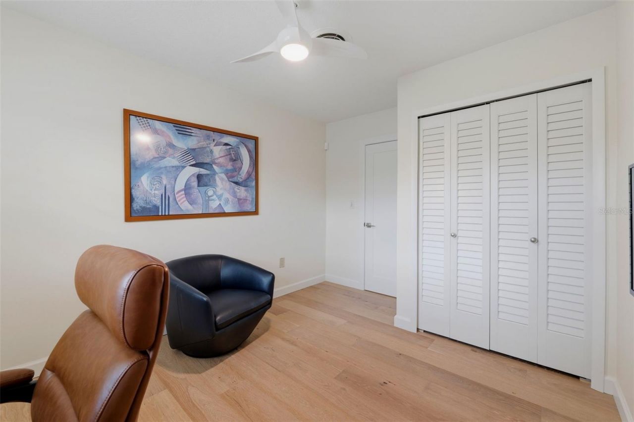 661 79th Circle S, Saint Petersburg, FL 33707 Photo