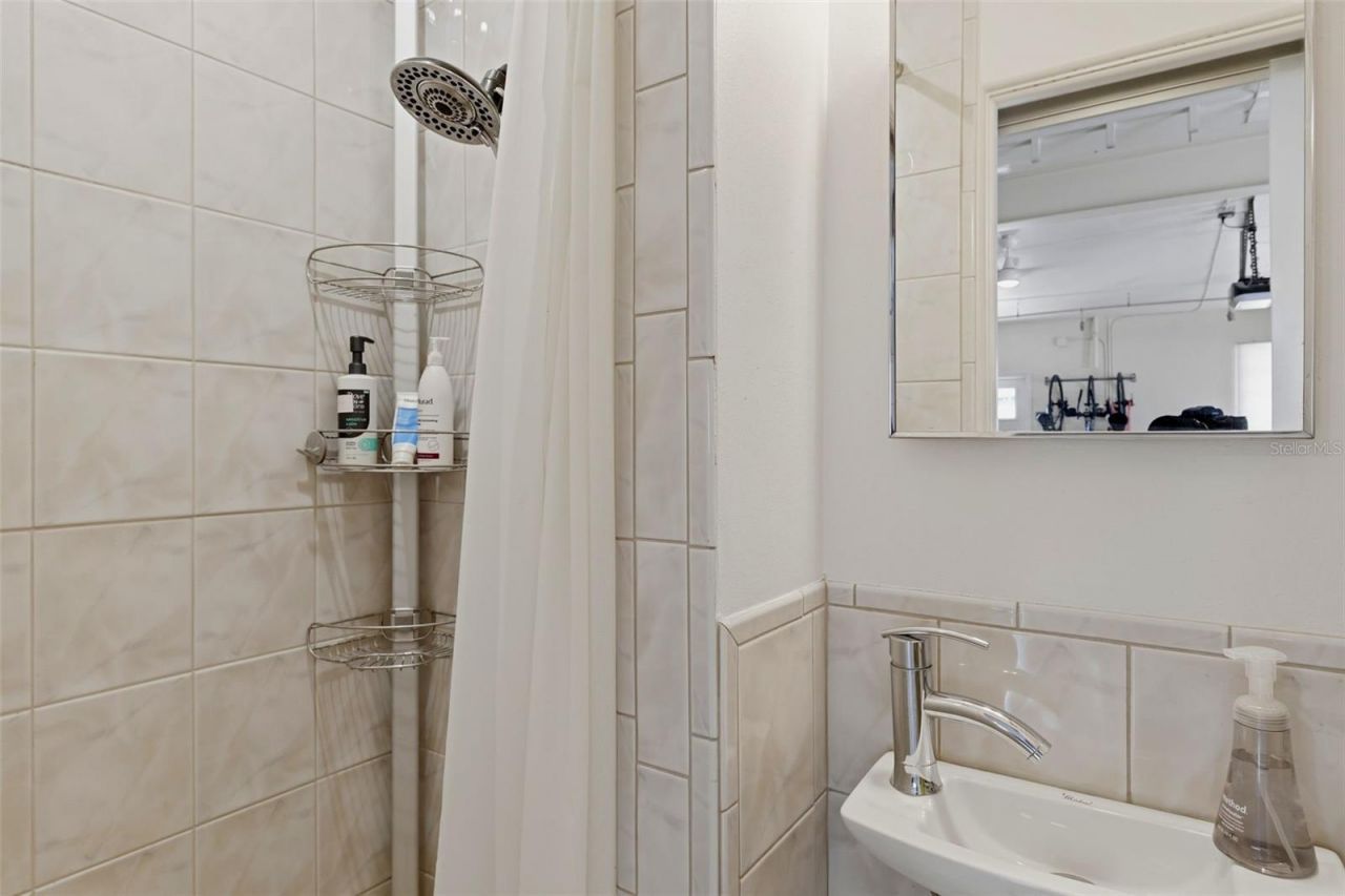 661 79th Circle S, Saint Petersburg, FL 33707 Photo