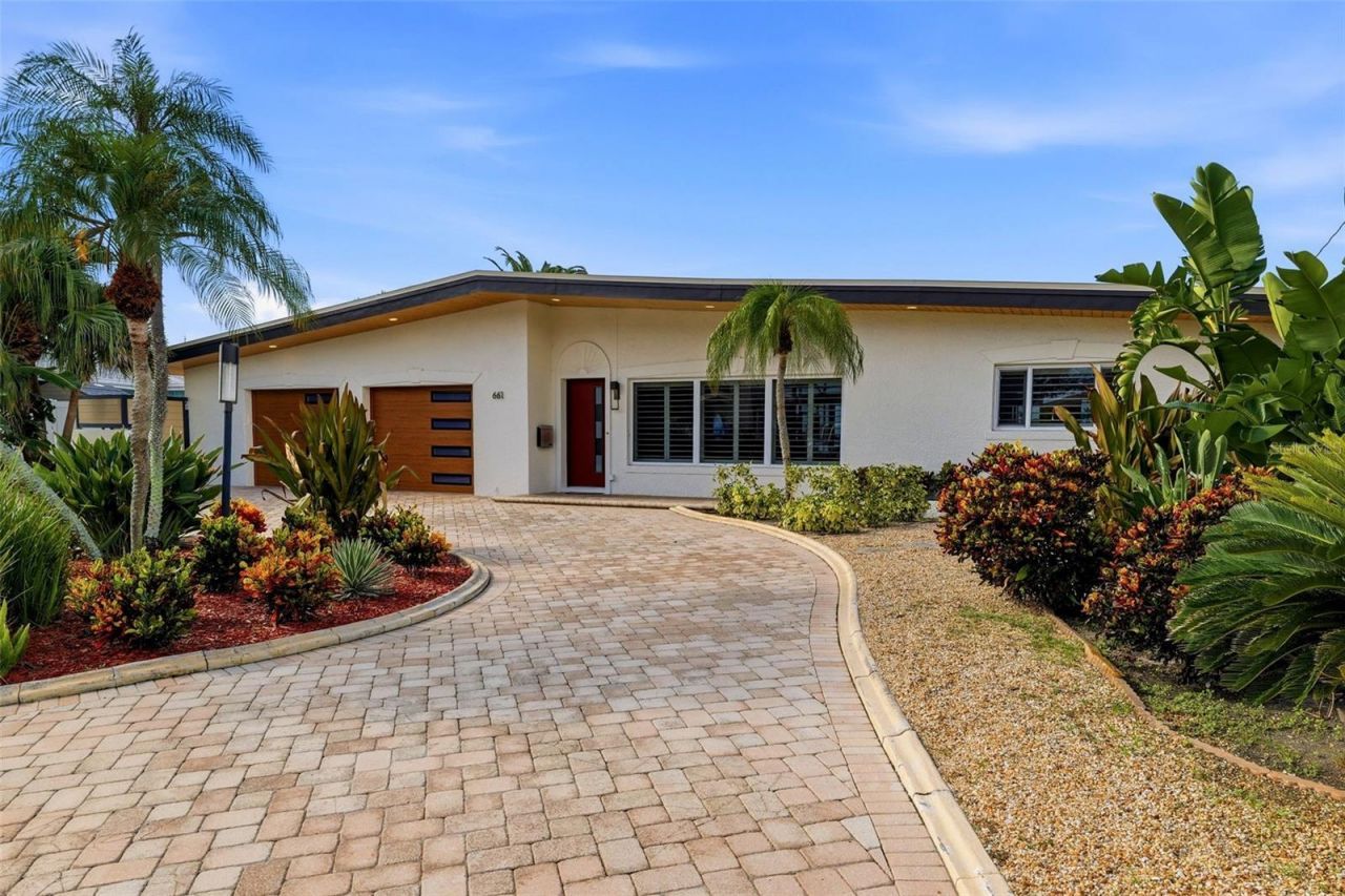 661 79th Circle S, Saint Petersburg, FL 33707 Photo