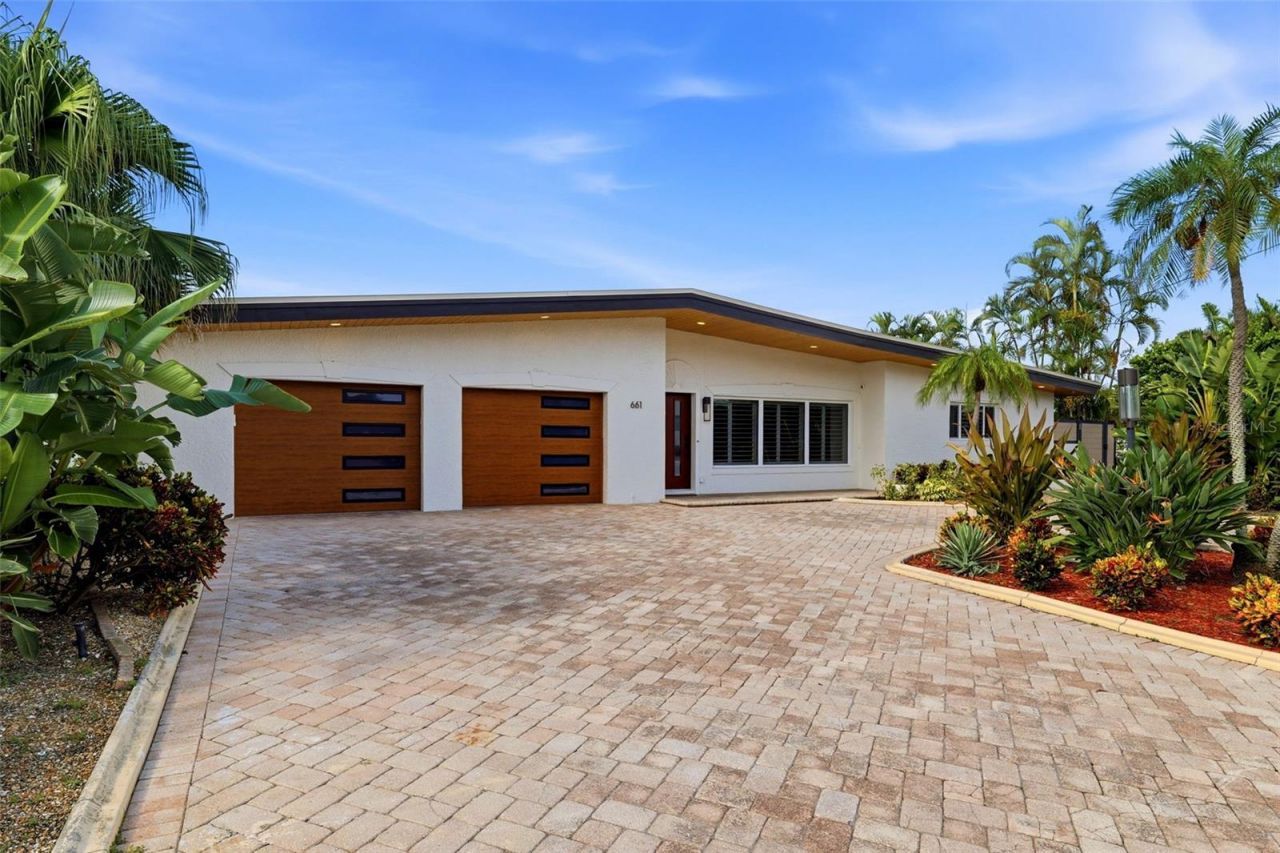 661 79th Circle S, Saint Petersburg, FL 33707 Photo