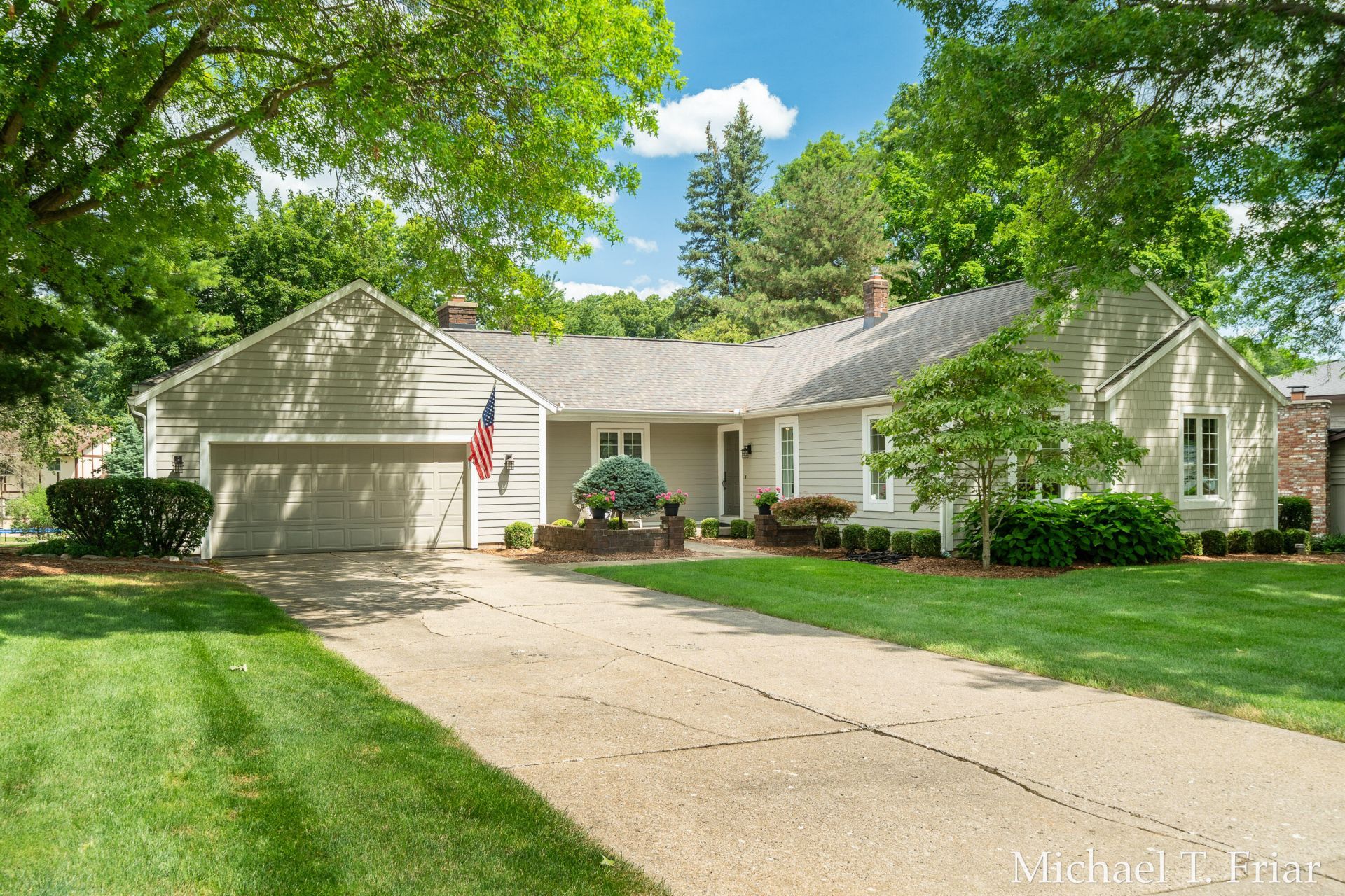 6479 Ridgemont Drive Se, Grand Rapids, MI 49546 Main Photo