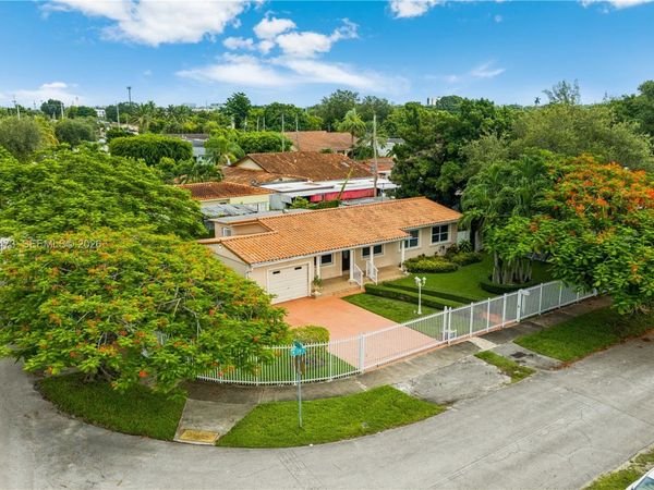 7135 SW 19th St , Miami, FL 33155
