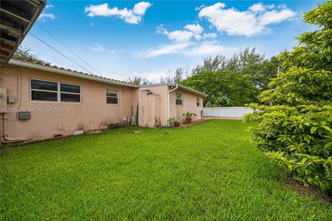 7135 SW 19th St, Miami, FL 33155 Photo