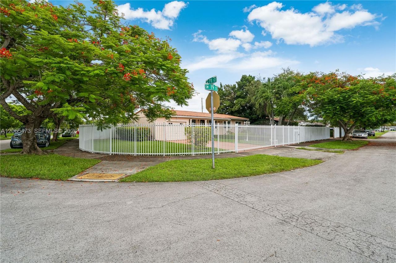 7135 SW 19th St, Miami, FL 33155 Photo