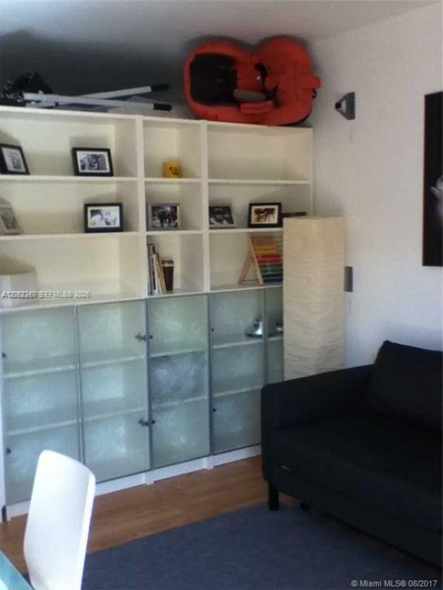 549 Meridian Ave , Unit 10, Miami Beach, FL 33139 Photo