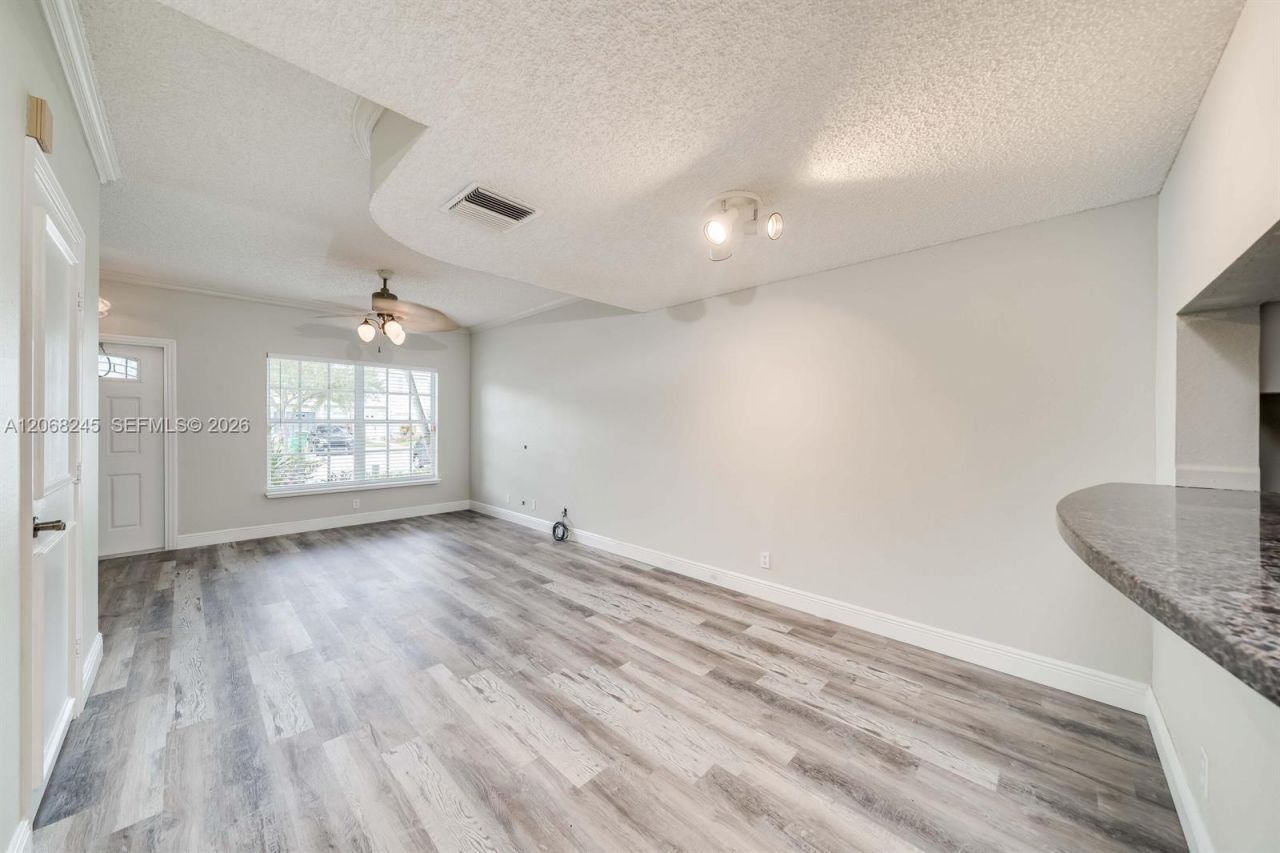 8040 Sanibel Dr , Unit 8040, Tamarac, FL 33321 Photo