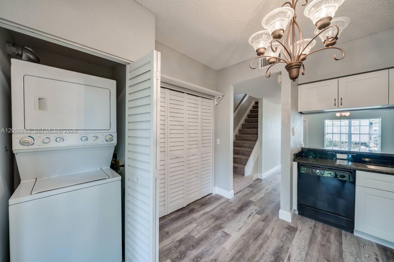 8040 Sanibel Dr , Unit 8040, Tamarac, FL 33321 Photo