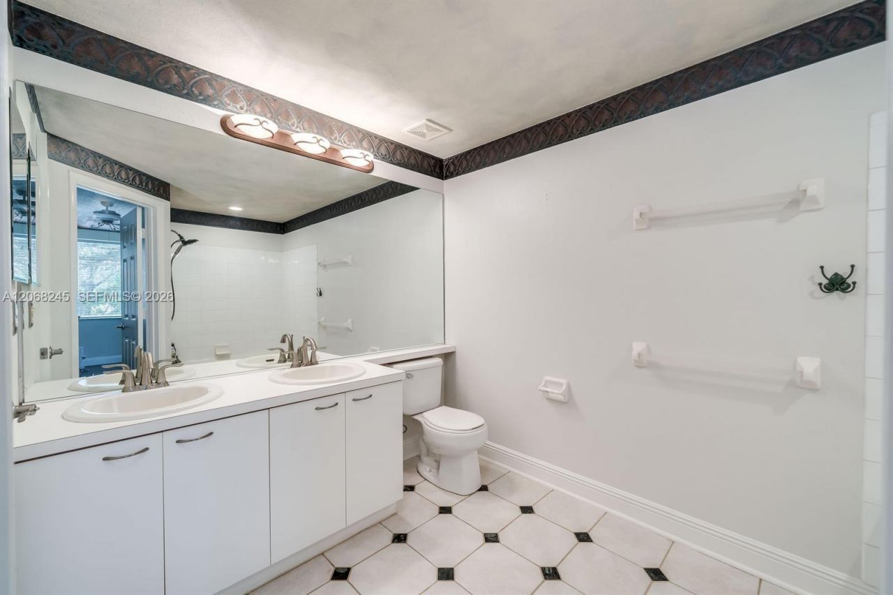 8040 Sanibel Dr , Unit 8040, Tamarac, FL 33321 Photo