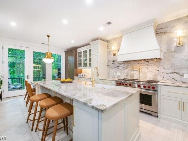 2 Park Pl, Mountain Lakes, NJ 07046