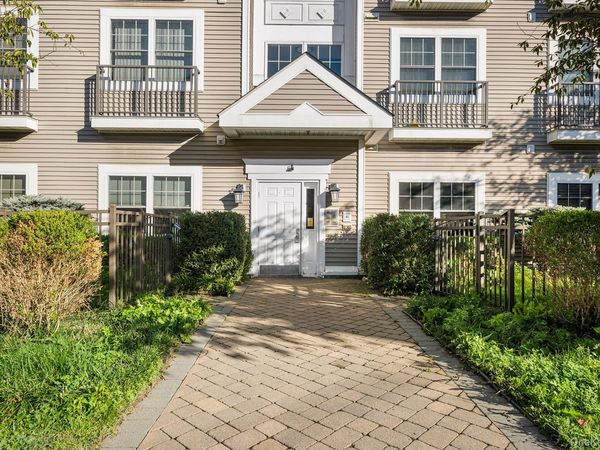 5 Minerva Place , Unit 2C, White Plains, NY 10601