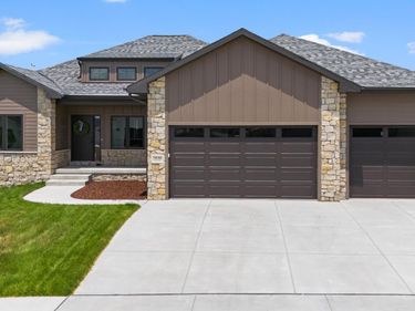 7630 Ponce Drive, Lincoln, NE 68516
