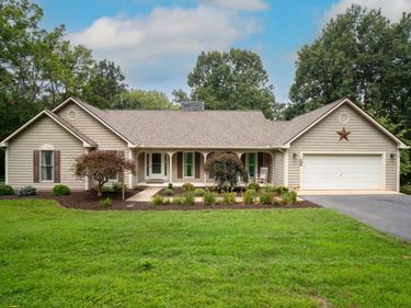 41 RIDGETOP DR, WEYERS CAVE, VA 24486