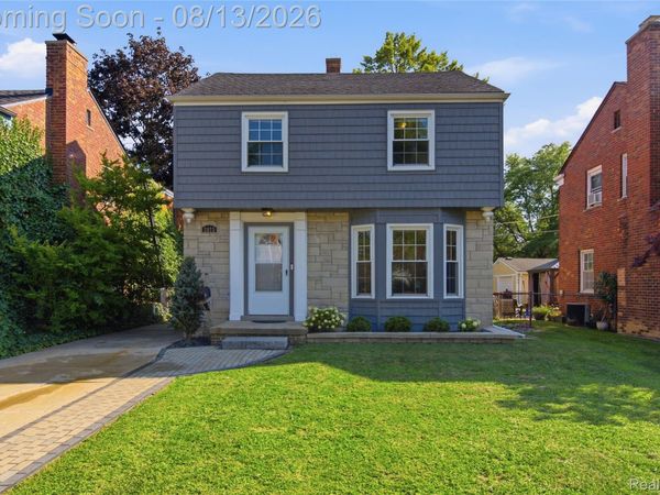 2073 Van Antwerp Street, Grosse Pointe Woods, Mi 48236