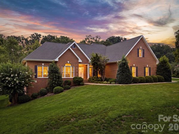 405 Woodridge Drive SE, Lenoir, NC 28645
