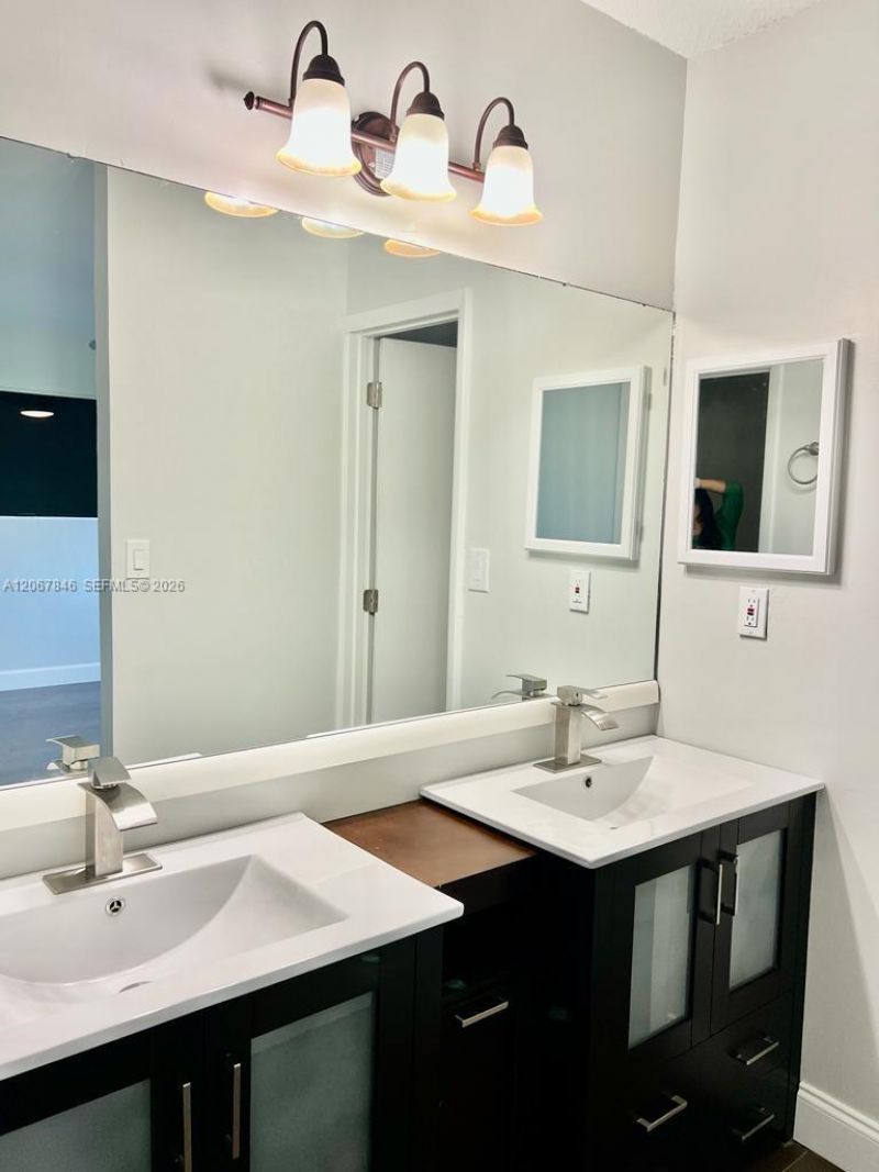 900 SW 113th Ter , Pembroke Pines, FL 33025 Photo