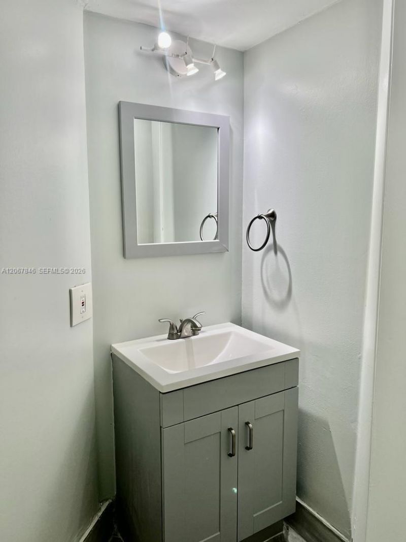 900 SW 113th Ter , Pembroke Pines, FL 33025 Photo