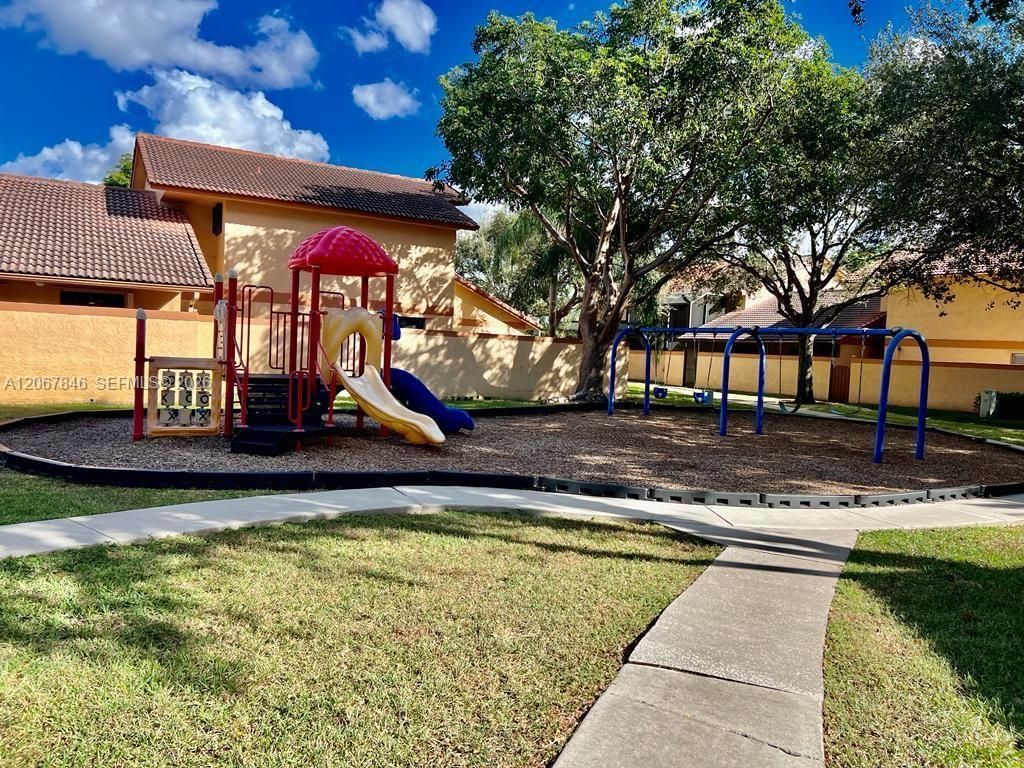 900 SW 113th Ter , Pembroke Pines, FL 33025 Photo