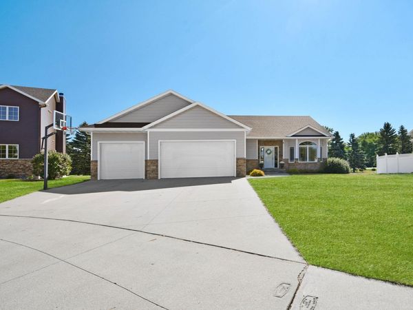 4026 39th Street S, Moorhead, MN 56560