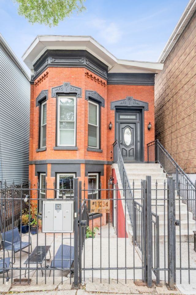 1234 W Huron Street, Chicago, IL 60642 Main Photo