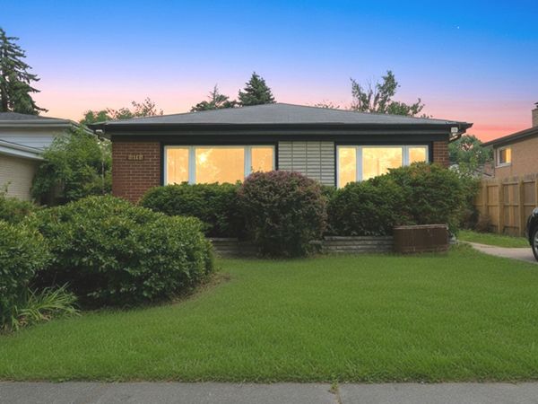 8113 CENTRAL Avenue , Morton Grove, IL 60053
