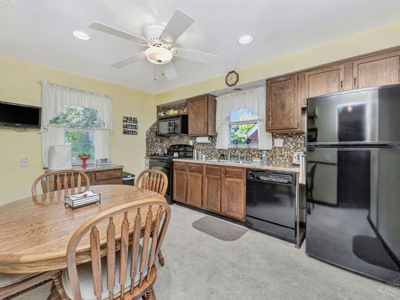 4337 Saint Martins Place, Cincinnati, OH 45211 Photo 16