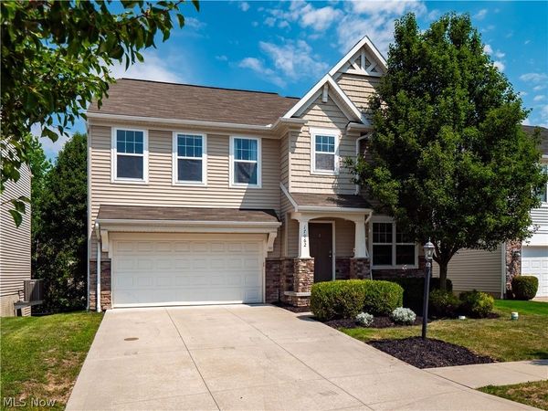 17062 Woodshire Drive , Strongsville, OH 44149