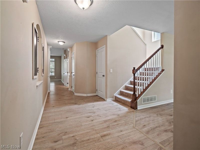 17062 Woodshire Drive, Strongsville, OH 44149 Photo 11