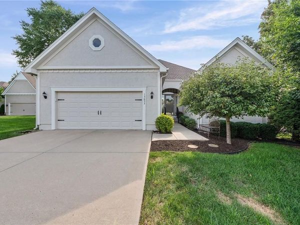 13653 Manor Road, Leawood, KS 66224