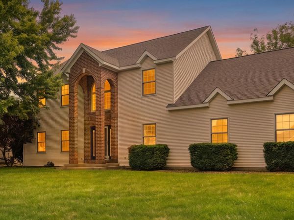 878 Wallin Drive, Jenison, MI 49428
