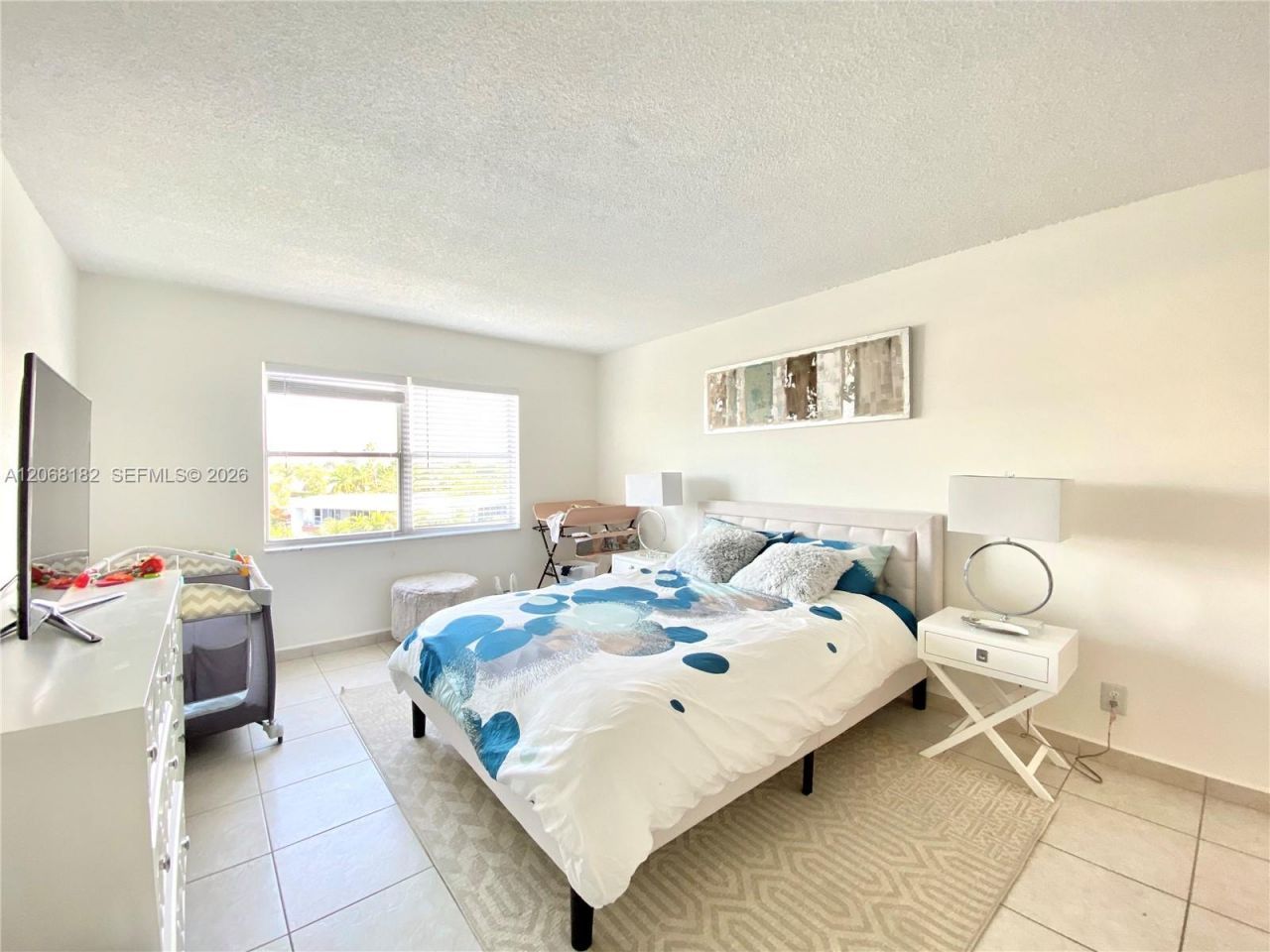 401 Golden Isles Dr , Unit 505, Hallandale Beach, FL 33009 Photo