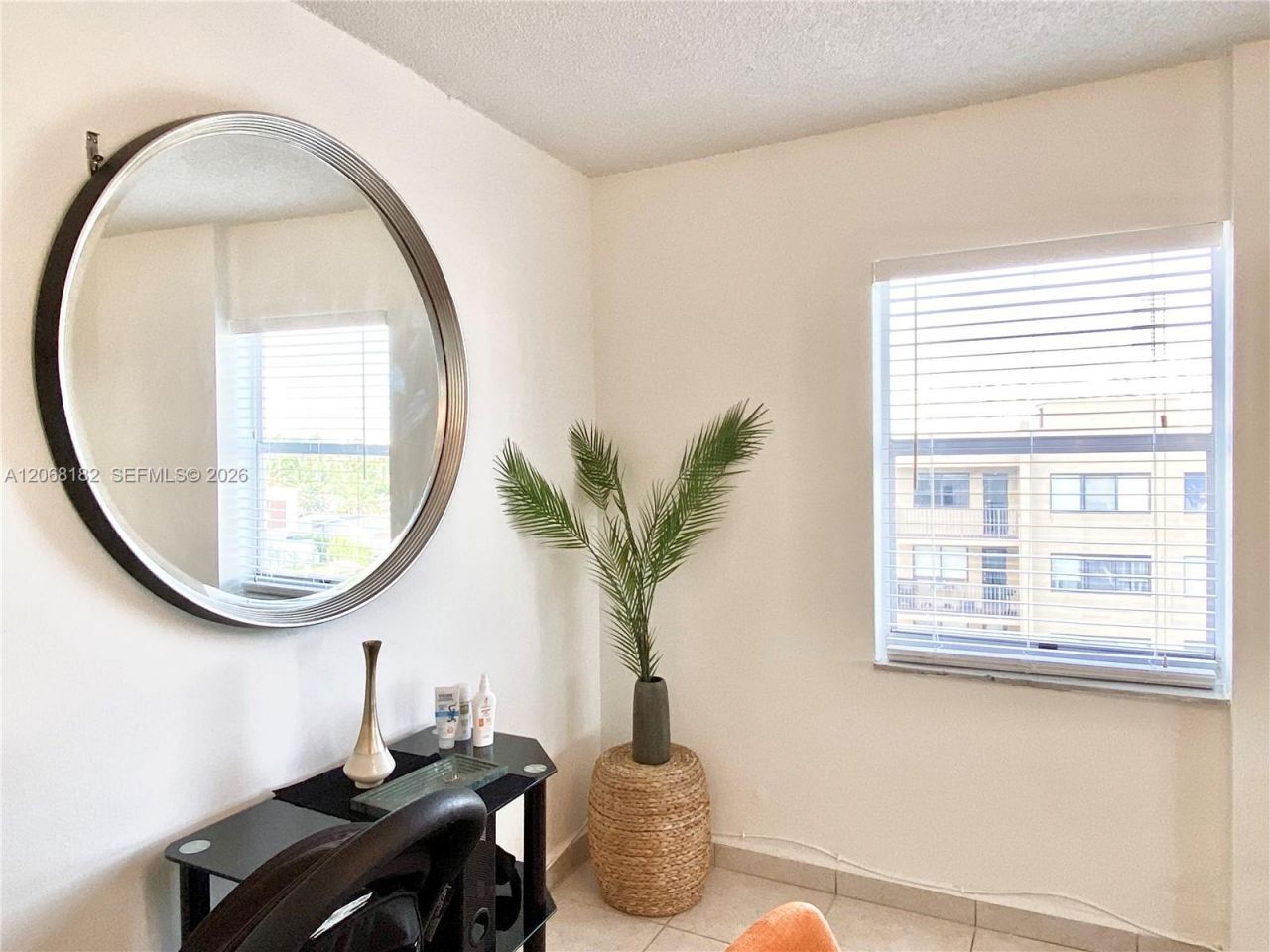 401 Golden Isles Dr , Unit 505, Hallandale Beach, FL 33009 Photo