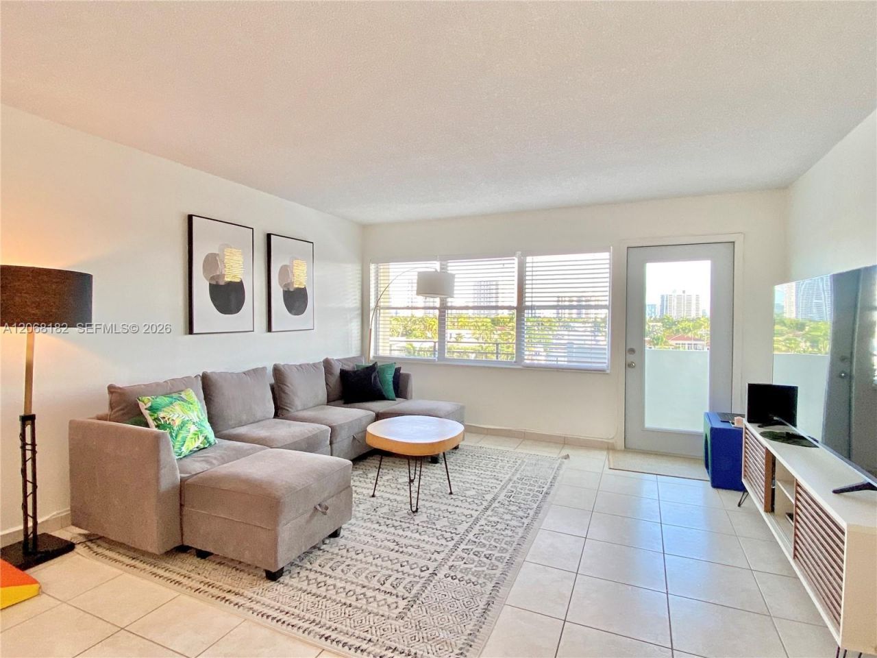 401 Golden Isles Dr , Unit 505, Hallandale Beach, FL 33009 Photo