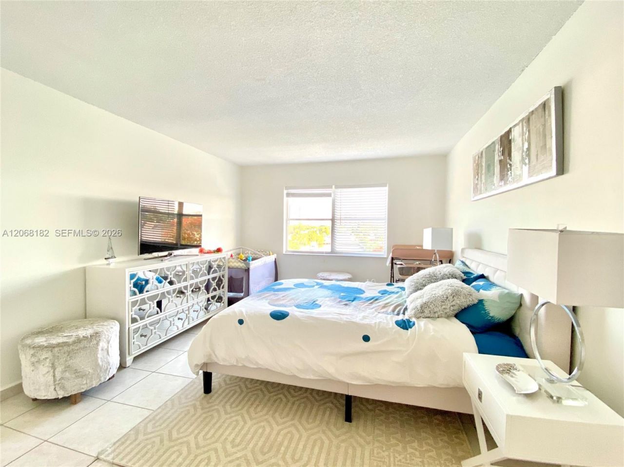 401 Golden Isles Dr , Unit 505, Hallandale Beach, FL 33009 Photo