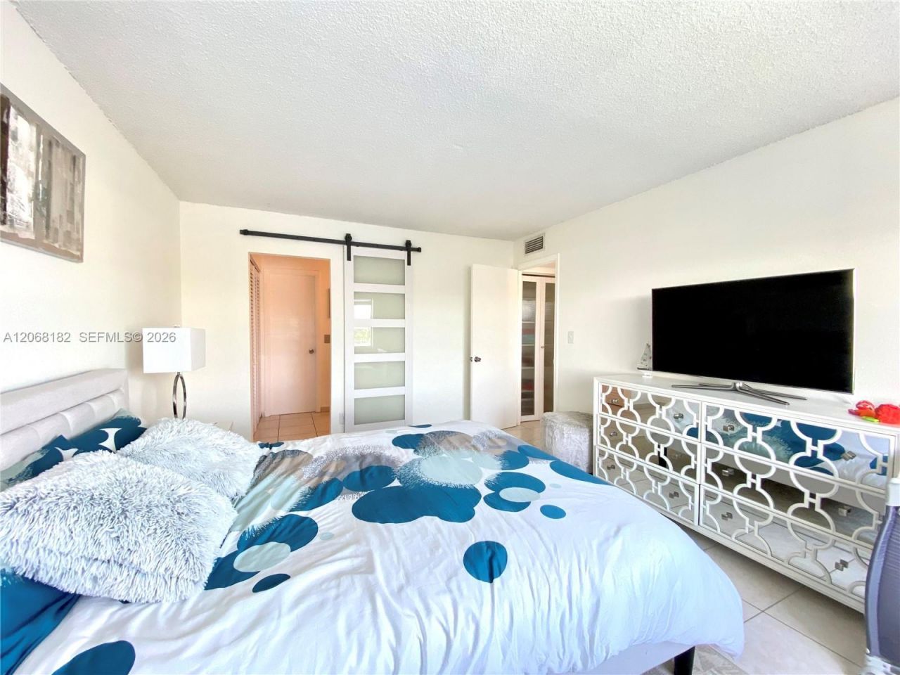 401 Golden Isles Dr , Unit 505, Hallandale Beach, FL 33009 Photo