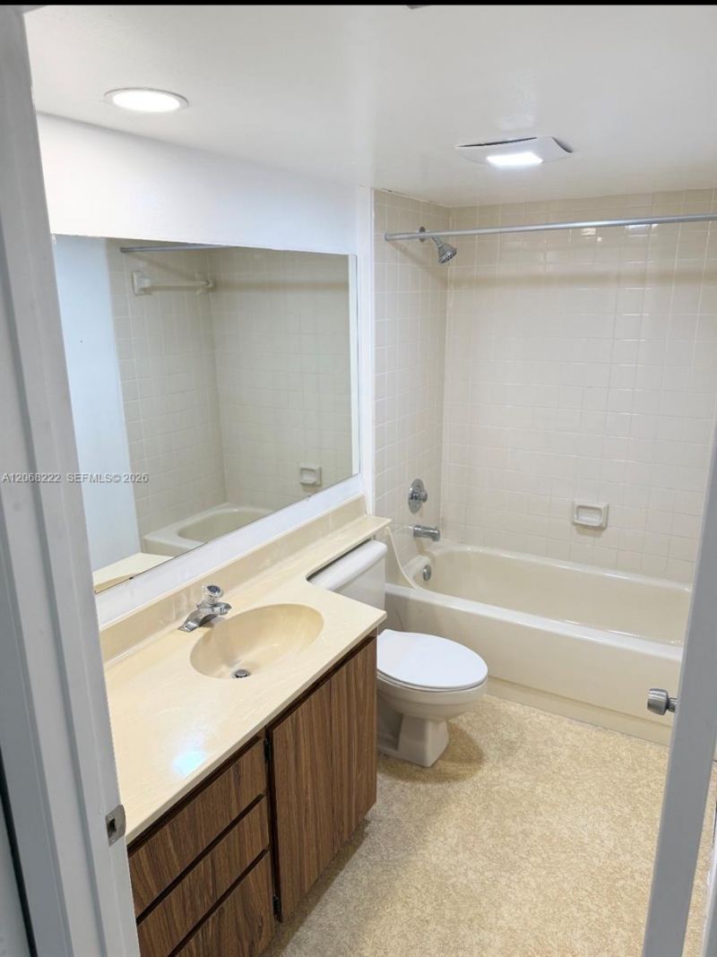 3526 Whitehall Dr , Unit 302, West Palm Beach, FL 33401 Photo